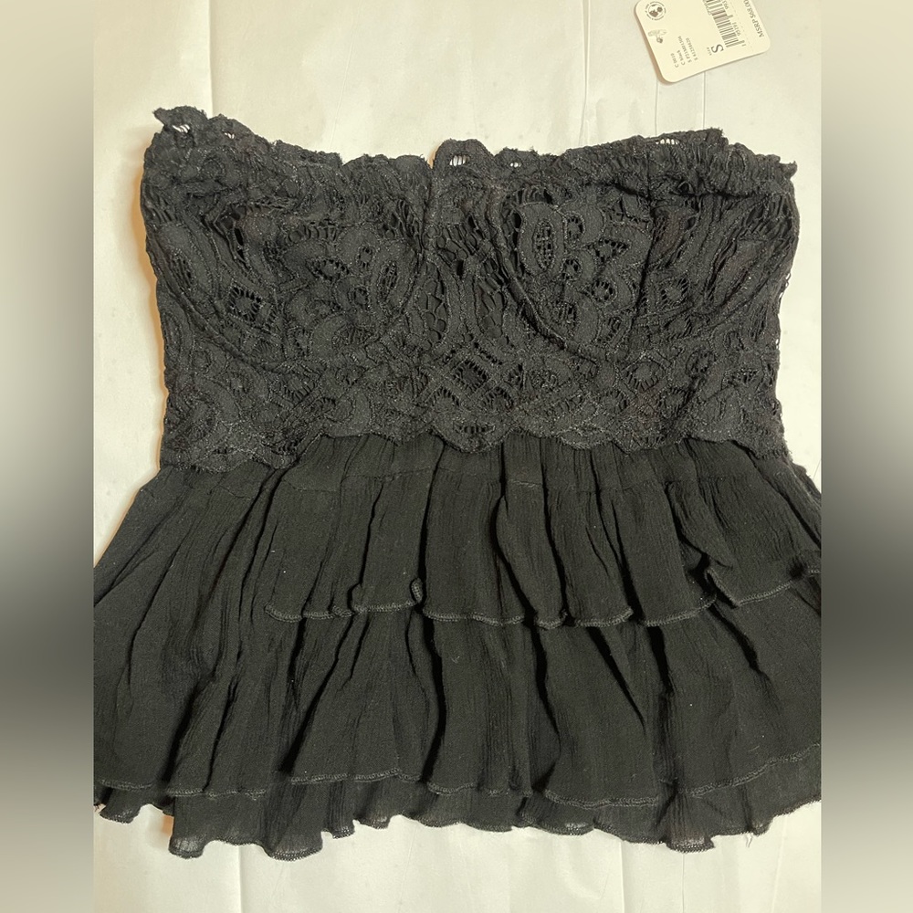COPY - NWT FP Ruffle Bandeau Top
Size S